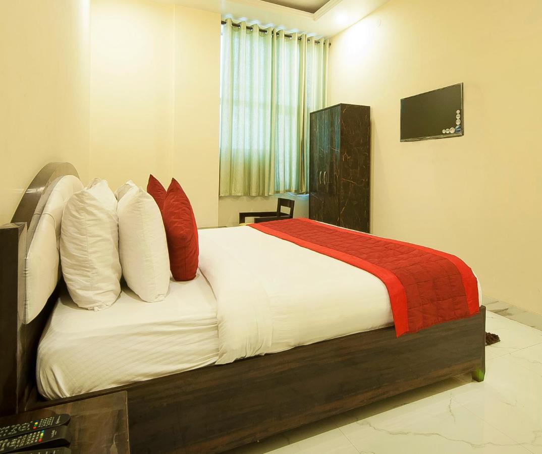 The Alpino Hotel New Delhi Eksteriør bilde