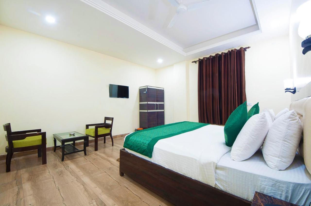 The Alpino Hotel New Delhi Eksteriør bilde
