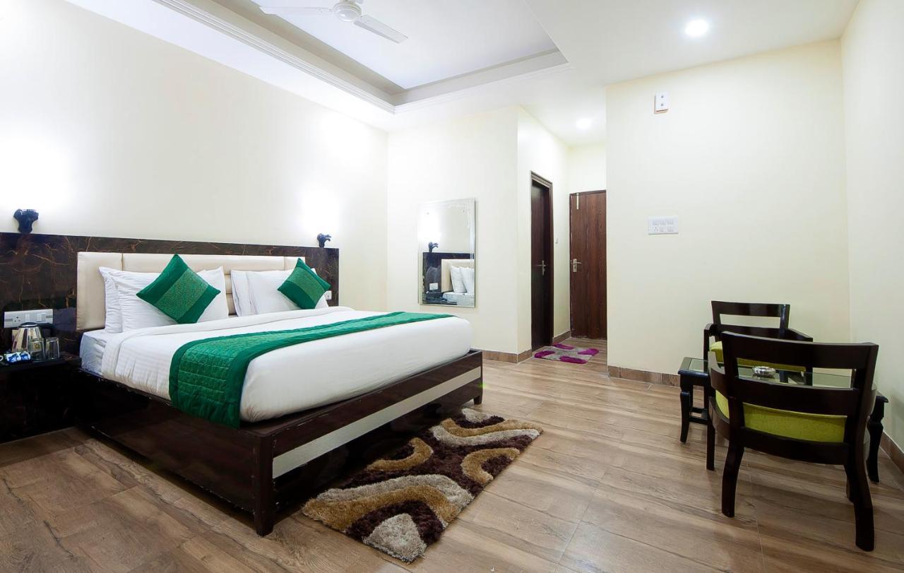 The Alpino Hotel New Delhi Eksteriør bilde
