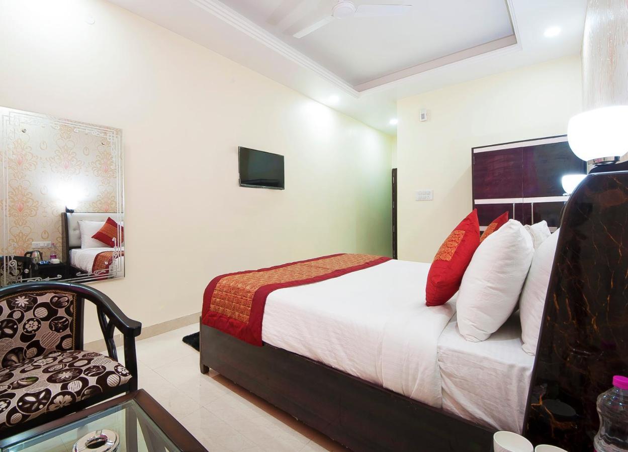 The Alpino Hotel New Delhi Eksteriør bilde
