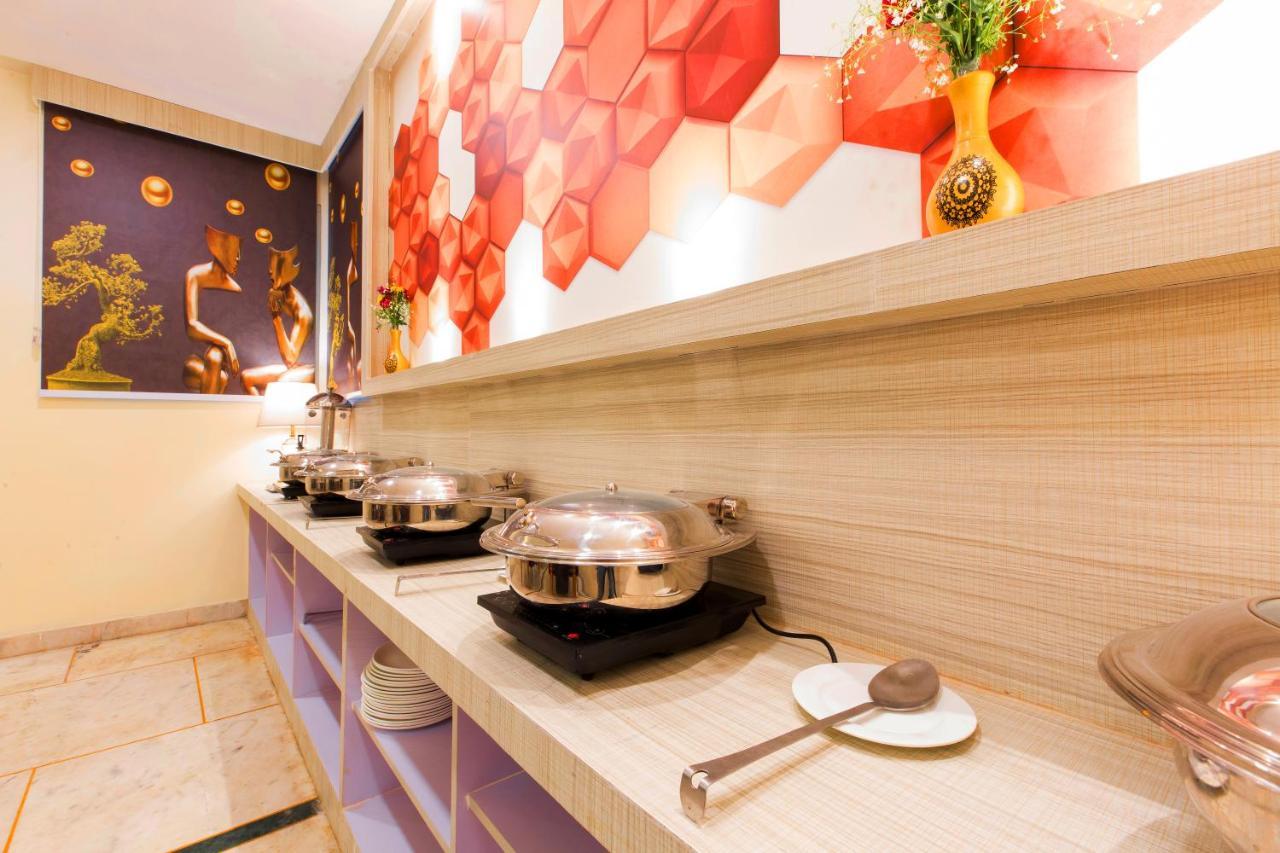 The Alpino Hotel New Delhi Eksteriør bilde