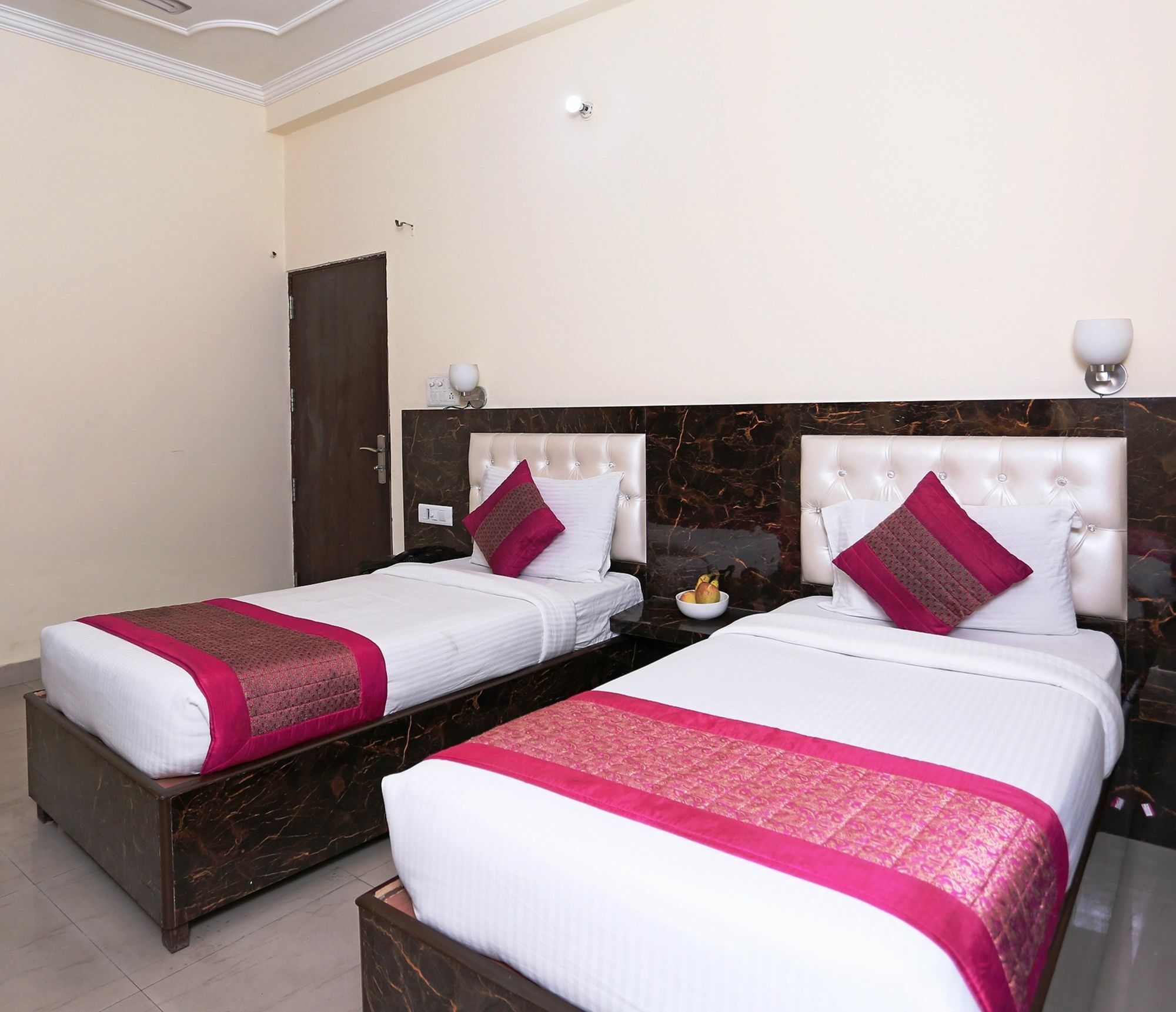 The Alpino Hotel New Delhi Eksteriør bilde